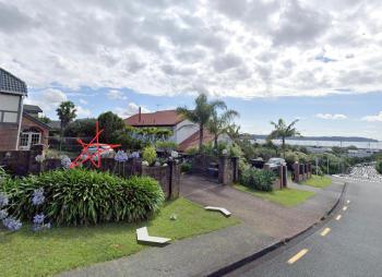 Master Bed with Seaview, Auckland (photo 3)