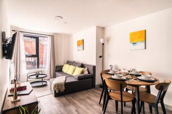 Fabulous 1 Bed Apartment in Liverpool Centre, Liverpool (photo 2)