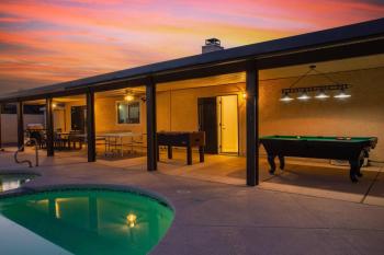 6 BR Oasis with Pool, Pickle Ball, Golf & More!, Las Vegas (photo 2)