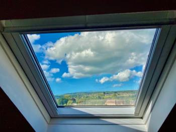 Windows over Stroud - 2BR Penthouse in Historic Building, Gloucestershire (foto 3)
