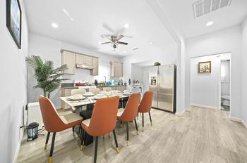 Great Location Oasis w Huge Backyard Near DTLA ,USC ,Ktown, Los Angeles (fotografie 2)