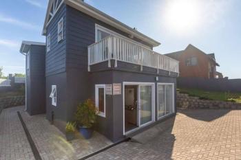 SandDollar - Self Catering Seaside Getaway, Cape St Francis (photo 3)