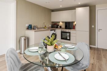 Richmond Row Apartments - Free On-Site Parking, WiFi & EV, Liverpool (photo 2)