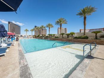 TRUMP 56th Floor - Sphere and Strip View - No Resort Fees, Las Vegas (photo 5)