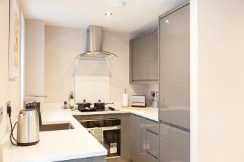 1 Bedroom Flat - Long Term Stay Rates-Contractors-Professionals-Relocation, Leeds (foto 2)