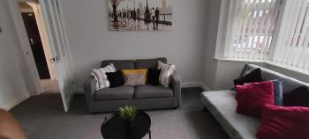 Brackenfield House in Great Barr, Birmingham near Alexander Stadium and near the M6, with free WiFi and free parking and easy access to Walsall, West Bromwich, Aston Villa Football Ground, Star City and Birmingham City Centre, Бирмингем (фото 2)