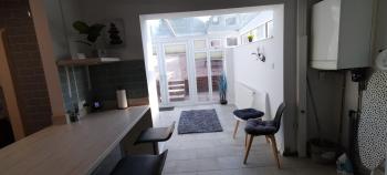 Brackenfield House in Great Barr, Birmingham near Alexander Stadium and near the M6, with free WiFi and free parking and easy access to Walsall, West Bromwich, Aston Villa Football Ground, Star City and Birmingham City Centre, Бирмингем (фото 4)