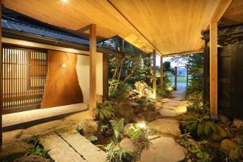 寝室から一望できる阿蘇山の絶景!!築200年の歴史ある米蔵をリノベーションした一棟貸しの宿, Aso (foto 5)