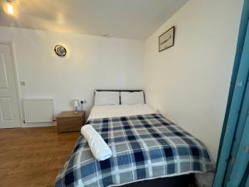 4BR, One level, Step free,, Roll-in-showers, Accessible Bungalow, Liverpool (photo 4)