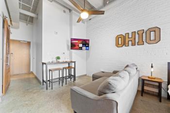 107-Cozy Loft Haven Parking Fast Wi-Fi Cafe, Cleveland (foto 2)