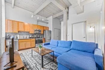 205- DT Huge Loft Parking Fast Wi-Fi Sofa Bed, Cleveland (photo 4)