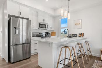 Aspen - Town House with 2 Bedrooms, Garage Parking, AC & More!, Calgary (photo 2)
