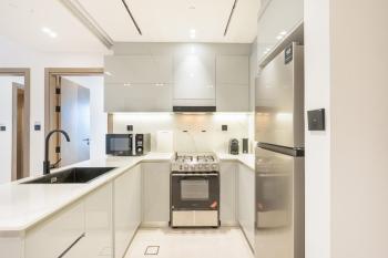 Stylish Home with Direct Pool Access by the Canal, Dubai (photo 5)