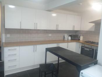 Liverpool 3-Bed House - Near City Center, Liverpool (photo 5)