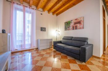 ARENA LUXURY EXPERIENCE Elegante appartamento di 78 mq in Via Mazzini, appartamento per 5 persone - WIFI VELOCE ed elegante balcone, Verona (photo 4)