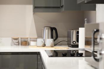 1 Bed Apartment - Long Term Rates- Contractors-Professionals-Relocators, Leeds (photo 5)