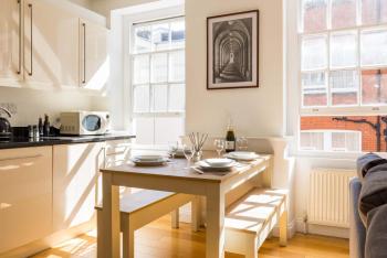 Contemporary 1 Bedroom Bloomsbury Apartment, Londýn (fotografie 3)
