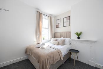Modern Liverpool Retreat - 4BR Home Near City & Stadiums, Liverpool (fotografie 2)