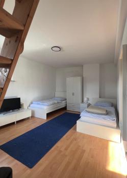Cozy Apartment with Excellent Transport Links to Old Town, Main Station and Trade Fair, Düsseldorf (Foto 2)