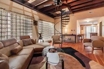 Spacious Family Getaway - Near Cleveland Clinic, Cleveland (photo 4)