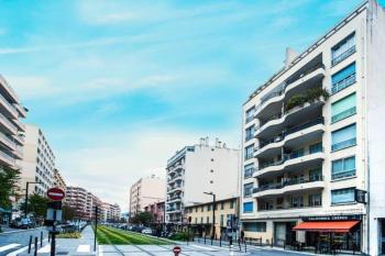 2P Moderne proche Promenade des Anglais, aperçu mer, Nice (photo 4)