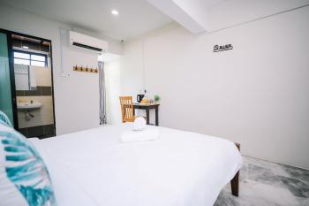 Swing & Pillows - Seri Kembangan Selangor, Seri Kembangan (photo 4)
