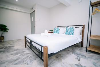 Swing & Pillows - Seri Kembangan Selangor, Seri Kembangan (photo 2)