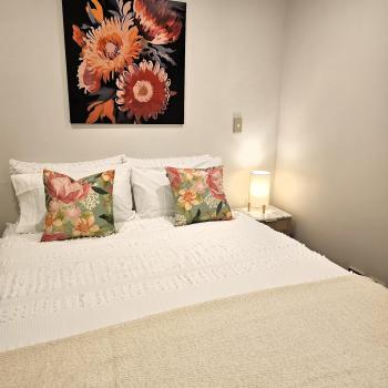 Urban Oasis - Spa, Pool and Kitchen, Auckland (photo 2)