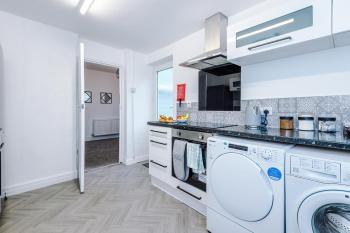 NEW! 3-Bed House in Manchester by 53 Degrees Property, Ideal for Contractors, Business & Long Term, FREE Parking!, Manchester (fotografie 4)