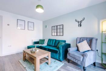 Sleeps 7, Stunning Home, Free Parking, Perfect For Groups, Long Term Disc, Манчестер (фото 3)