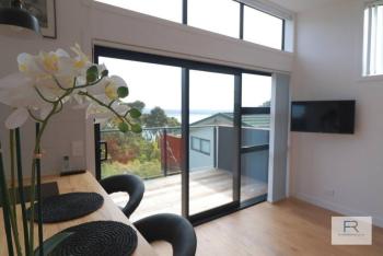 Cosy Tiny Home with Ocean Views, Auckland (photo 5)
