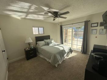 Chic 1 bedroom quiet and private side apt No shared area, Las Vegas (foto 5)