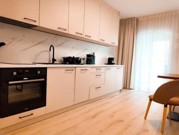 Modern City Square Apartment with Balcony, Breslau (Foto 4)