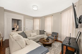 3 Bed Spacious 1st Floor Apt at Tremont, Cleveland (photo 5)