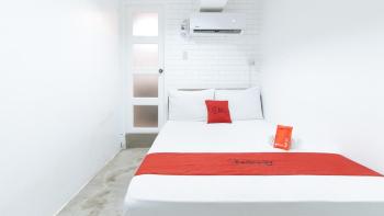 RedDoorz Plus at BGC near St Lukes, Manila (fotografie 4)