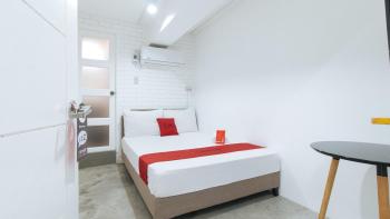 RedDoorz Plus at BGC near St Lukes, Manila (fotografie 5)