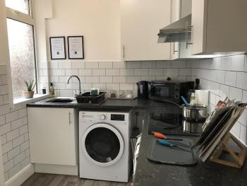 Bright Spacious 3-bed with office & patio, Preston, Preston (zdjęcie 3)