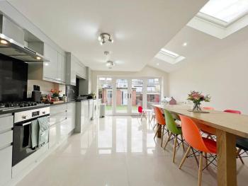 Luxury Central Windsor 5 Bed Home, Parking, Private Garden - Windsor Castle View, Legoland, Ascot, Heathrow Airport, Windsor (foto 2)