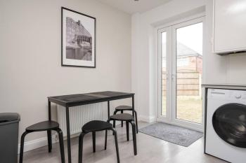 Three Bedroom House by Brookland Stays Serviced Accommodation Short Lets Manchester with Free WiFi, Manchester (fotografie 3)