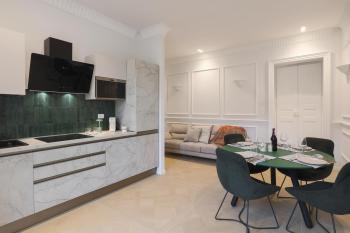 Gioberti's Apartment - 100 sqm - 2 Bedrooms and Free Private Parking in the Center, Turin (photo 2)