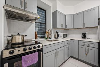 Monthly Lower East Side two Bedroom, New York (photo 4)