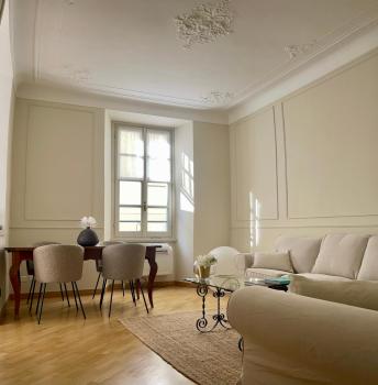 CHARMING COMO - Apartment downtown in the pedestrian area with 2 double bedrooms and 2 complete bathrooms a spacious living room and full equipped kitchen, Комо (фото 3)