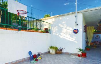 Pet Friendly Home In Zrnovnica, Split (photo 5)