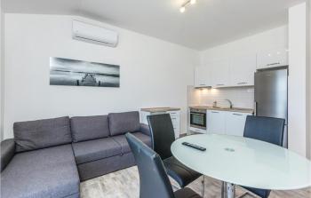 Stunning Apartment In Split With Wifi, Сплит (фото 3)