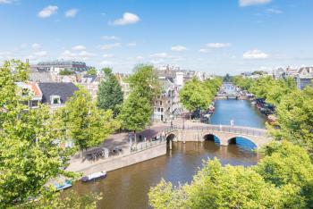 Houseboat studio with canalview and free bikes, Amsterdam (photo 2)
