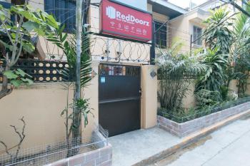 RedDoorz near PNR Espana Station, Manila (fotografie 5)