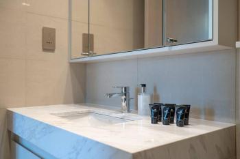 Stylish Urban Living - 1-bedroom in Burj Royale, Dubai (photo 5)