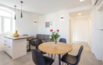 Stunning Apartment In Split With Wifi, Сплит (фото 4)