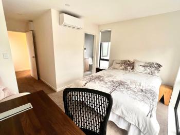 New town house room in Green lane, Окленд (фото 4)