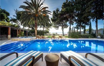 Villa Diocletian, Split (photo 2)